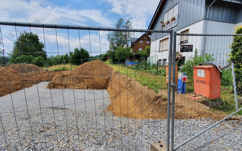 Bauzaun zur Absicherung einer Baustelle