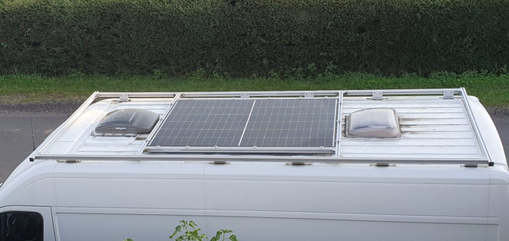 420 Watt PV-Modul aus umgebautem Kastenwagen zum Camper